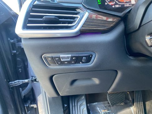 Used 2021 BMW X5 sDrive40i w/ Premium Package image 11