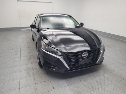 Used 2023 Nissan Altima 2.5 S FWD image 14