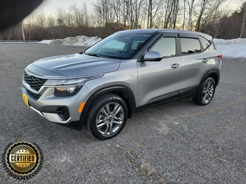 Used 2023 Kia Seltos LX image 1