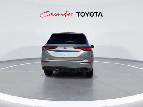 Used 2024 Mitsubishi Outlander ES image 7