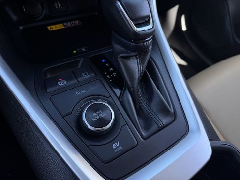 Used 2024 Toyota RAV4 XLE Premium w/ Weather Package image 20