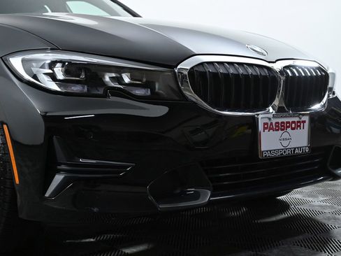 Used 2019 BMW 330i xDrive Sedan w/ Driving Assistance Package image 6