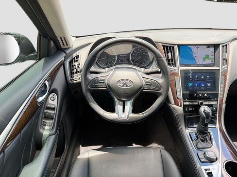 Used 2018 INFINITI Q50 Luxe w/ Essential Package (3.0T Luxe) RWD image 16