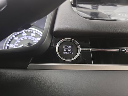 New 2025 Mitsubishi Outlander ES image 25