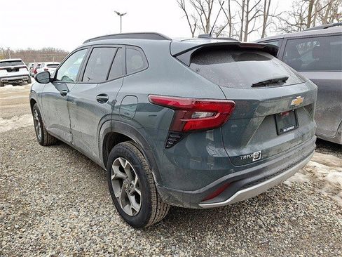 Certified 2025 Chevrolet Trax LT image 4