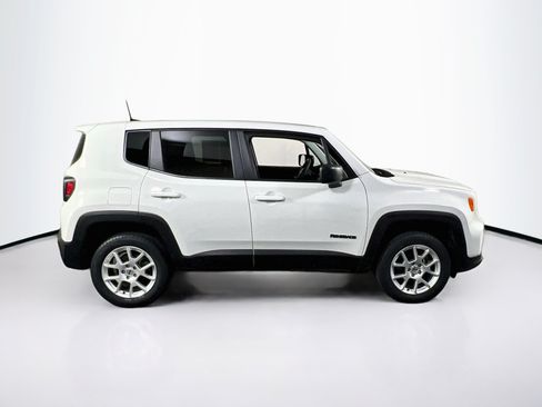 Used 2023 Jeep Renegade Latitude AWD/4WD image 4