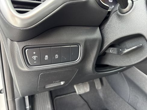 Used 2023 Kia Soul LX w/ LX Technology Package FWD image 15