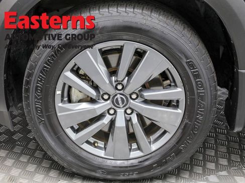 Used 2024 Nissan Pathfinder S image 33