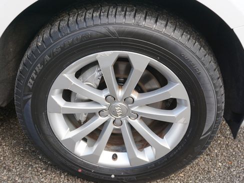 Used 2017 Audi Q5 2.0T Premium image 12