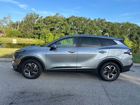 Used 2024 Kia Sportage LX FWD image 3