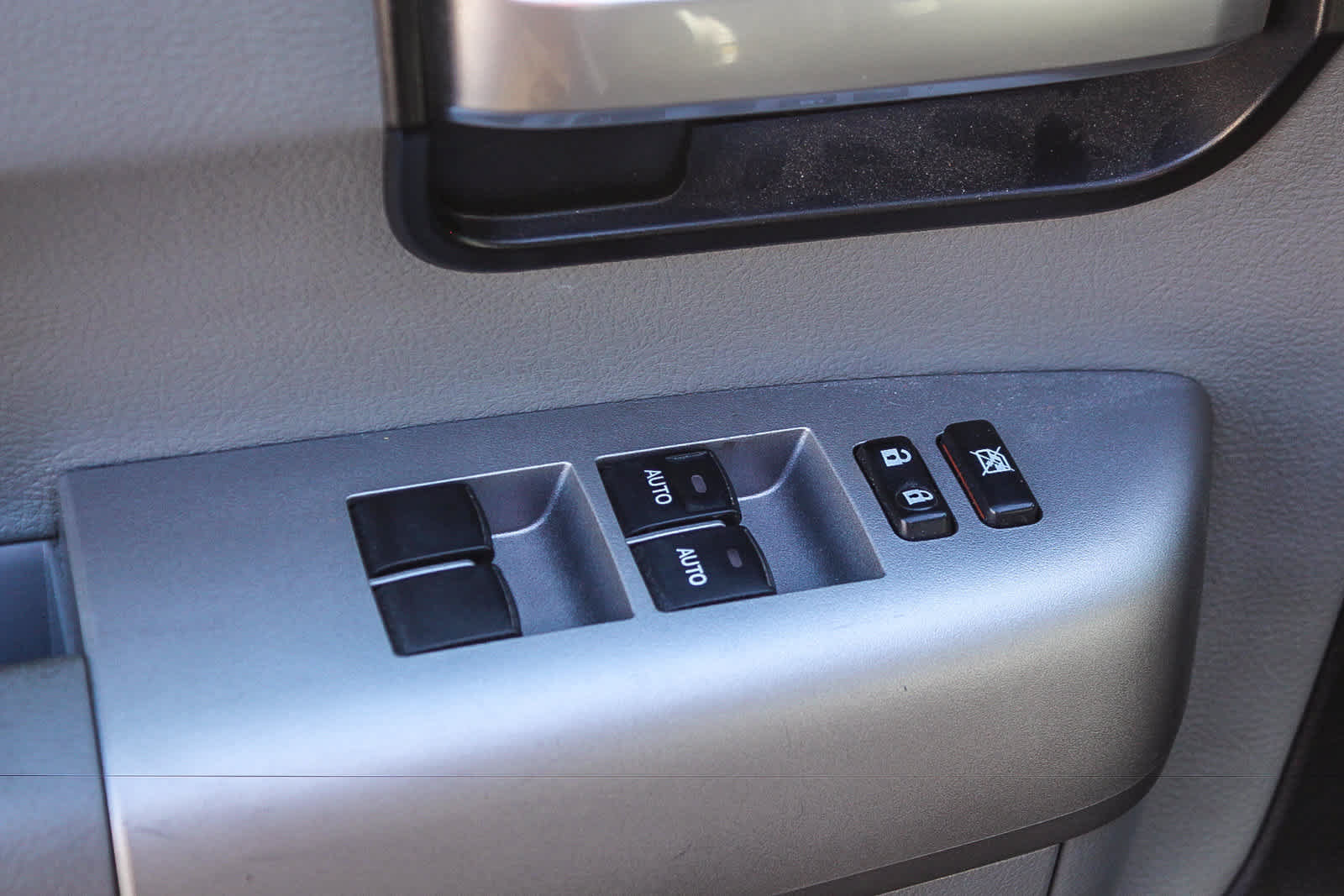Used 2008 Toyota Sequoia Limited RWD image 26