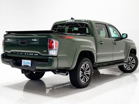 Used 2022 Toyota Tacoma TRD Sport w/ Technology Package AWD/4WD image 34