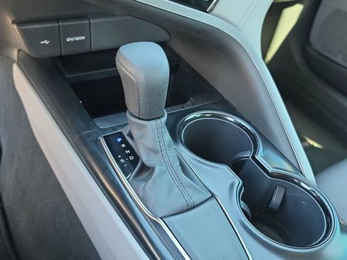 Used 2020 Toyota Camry LE FWD image 29