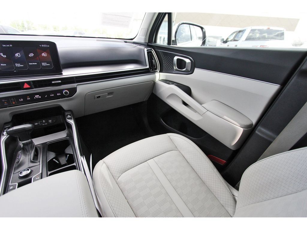 Used 2026 Kia Sorento S FWD image 12