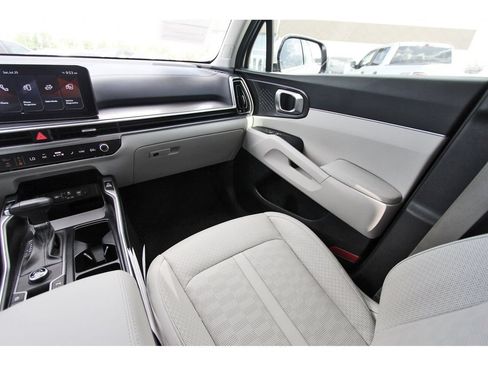 Used 2026 Kia Sorento S FWD image 12