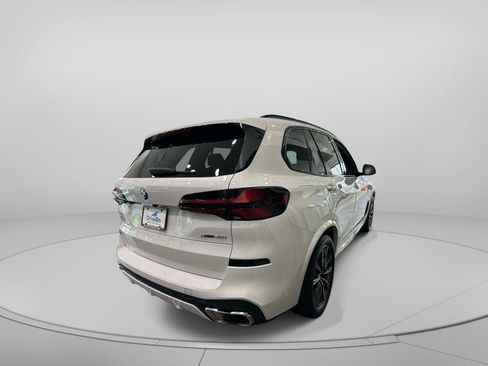 Used 2024 BMW X5 xDrive40i w/ M Sport Package AWD/4WD image 4