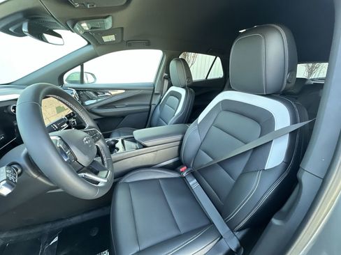 New 2026 Chevrolet Blazer EV LT AWD/4WD image 18