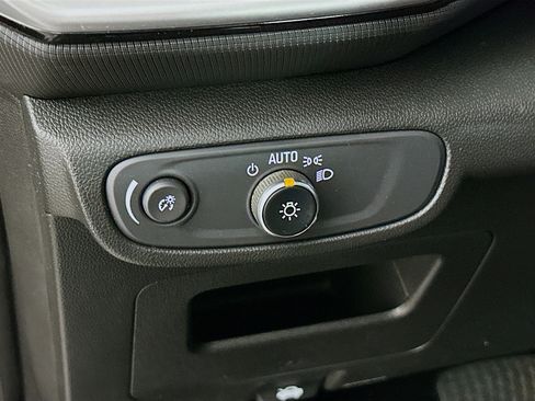 Used 2023 Chevrolet TrailBlazer LS image 16