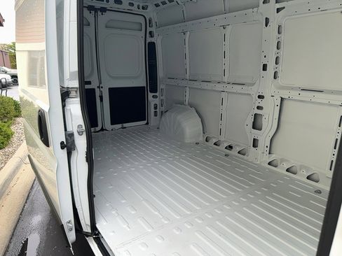 New 2026 RAM ProMaster 2500 w/ Quick Order Package 22G SLT image 7