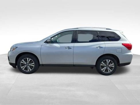 Used 2020 Nissan Pathfinder SV image 11