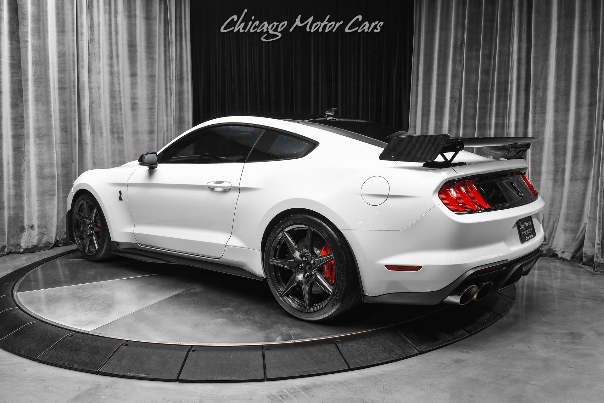 Used 2022 Ford Mustang Shelby GT500 w/ Carbon Fiber Track Pack RWD image 15