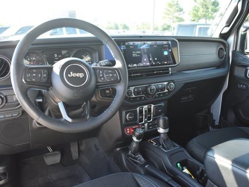 Used 2024 Jeep Wrangler Unlimited Rubicon 4xe w/ Technology Group AWD/4WD image 19