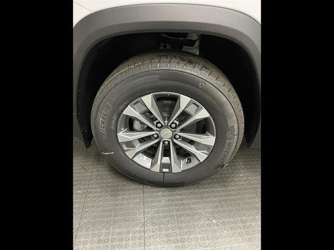 New 2027 Chevrolet Equinox LT w/ Safety and Technology Package AWD/4WD image 38
