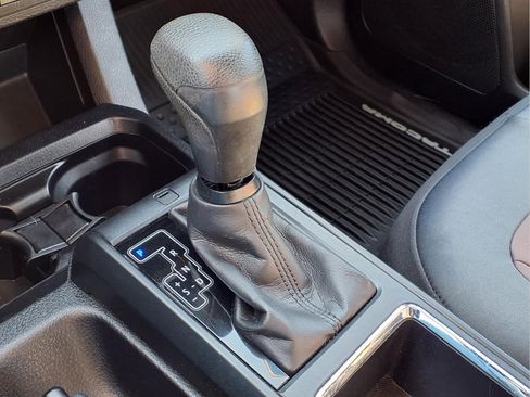 Used 2017 Toyota Tacoma SR image 20