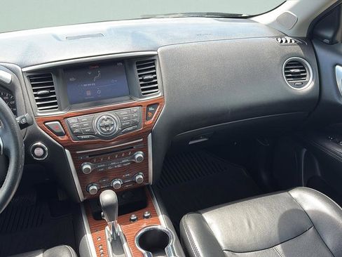 Used 2017 Nissan Pathfinder Platinum w/ Family Entertainment Package AWD/4WD image 14