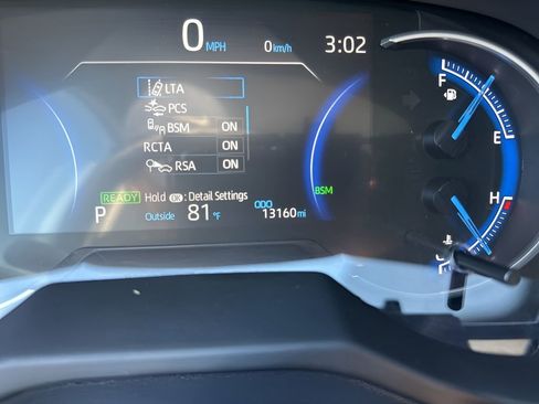 Used 2025 Toyota RAV4 XLE image 22