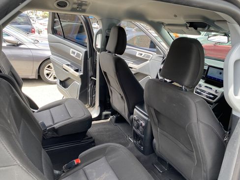 Used 2022 Ford Explorer XLT RWD image 23