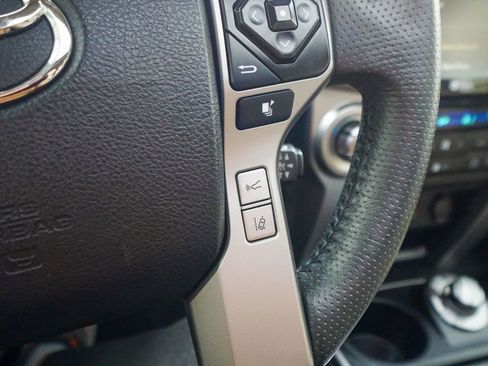 Used 2020 Toyota 4Runner SR5 image 21