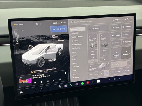 Used 2025 Tesla Cybertruck AWD Crew Cab image 22