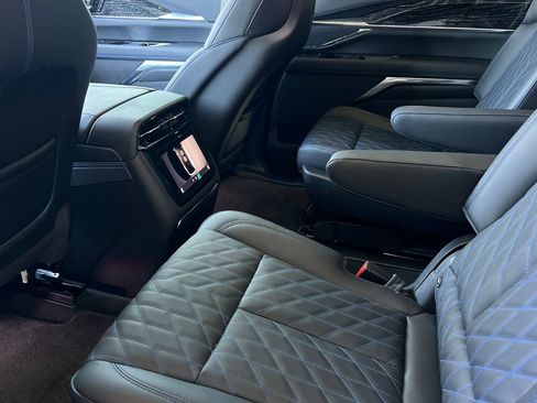 Used 2026 Cadillac Escalade IQL Luxury AWD/4WD image 13