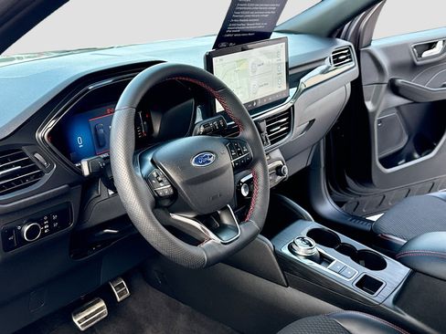 Certified 2023 Ford Escape ST-Line w/ Tech Pack #1 image 4