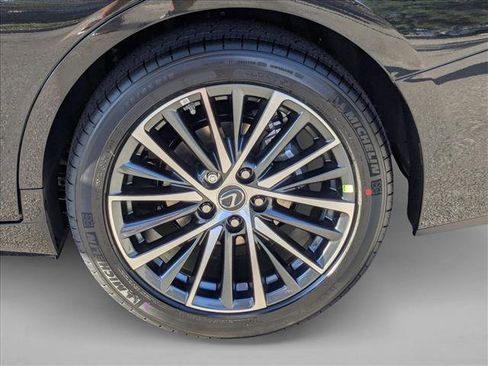 Used 2025 Lexus ES 350 w/ Premium Package image 9