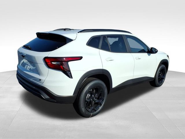 New 2026 Chevrolet Trax LT w/ Midnight Edition FWD image 3