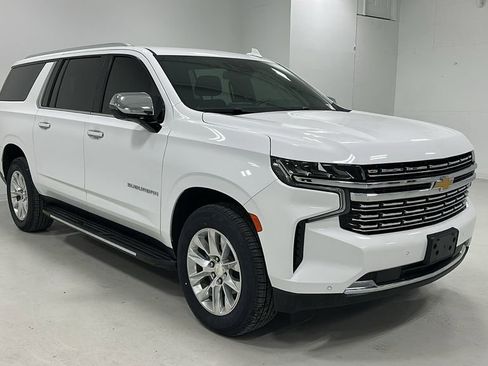Used 2023 Chevrolet Suburban Premier image 8