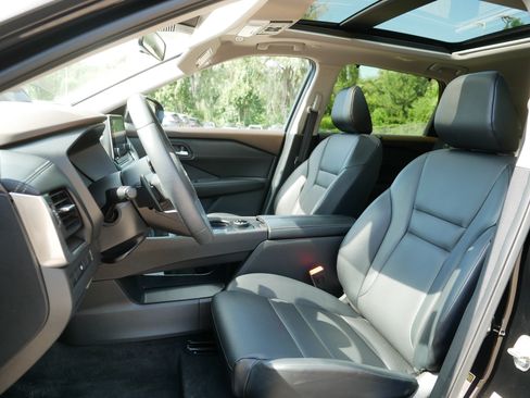 Certified 2023 Nissan Rogue SV w/ SV Premium B Package AWD/4WD image 34