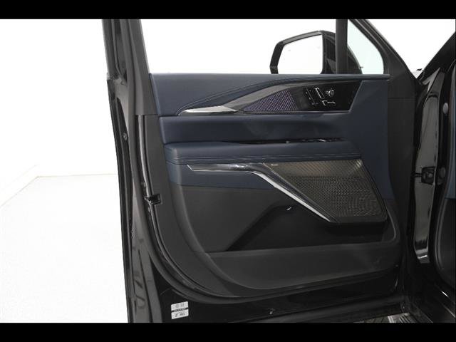 New 2026 Cadillac Escalade IQ Luxury 2 w/ LPO, Floor Liner Package AWD/4WD image 4