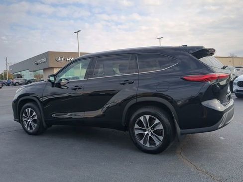 Used 2022 Toyota Highlander XLE image 6