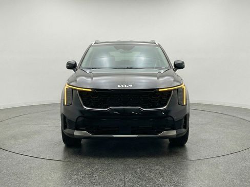 Used 2024 Kia Sorento S image 2