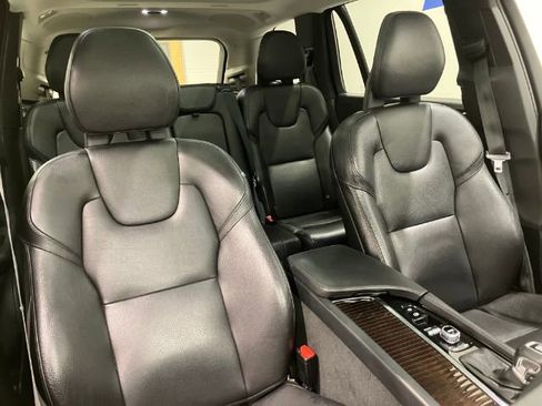 Used 2017 Volvo XC90 T6 Momentum w/ Vision Package image 23