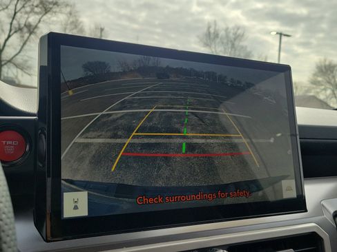 Used 2024 Toyota Tacoma TRD Off-Road w/ TRD Off Road Upgrade Package image 29