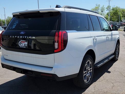 New 2025 Ford Expedition Active image 24
