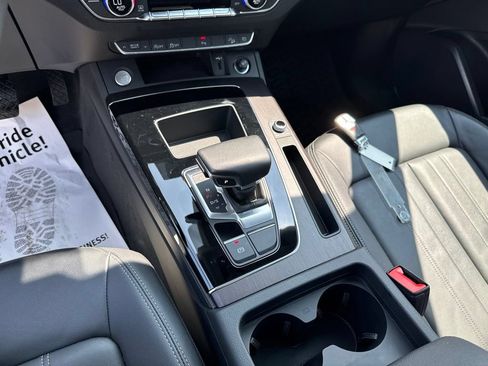 Used 2023 Audi Q5 2.0T Premium w/ Convenience Package AWD/4WD image 23