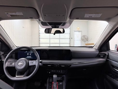 Used 2025 Nissan Kicks SR AWD/4WD image 25