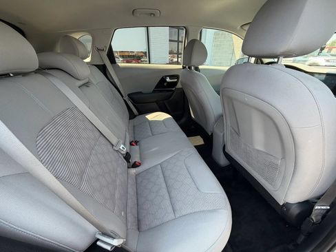 Used 2020 Kia Niro LXS FWD image 15