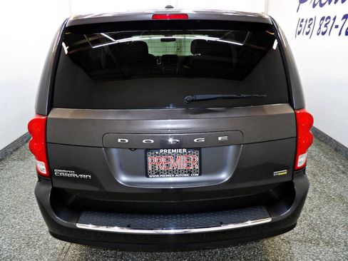 Used 2018 Dodge Grand Caravan SE w/ UConnect Hands-Free Group FWD image 5