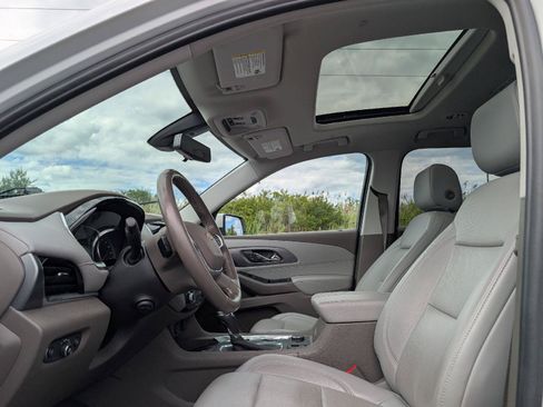 Used 2020 Chevrolet Traverse Premier AWD/4WD image 9